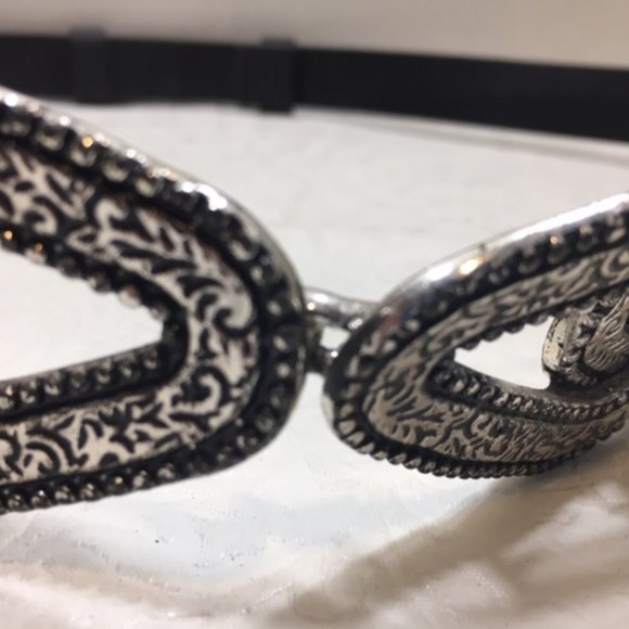 Chico's Black Genuine Leather Fashion Adjustable Silver Buckle Belt Size S/M - Picture 3 of 10